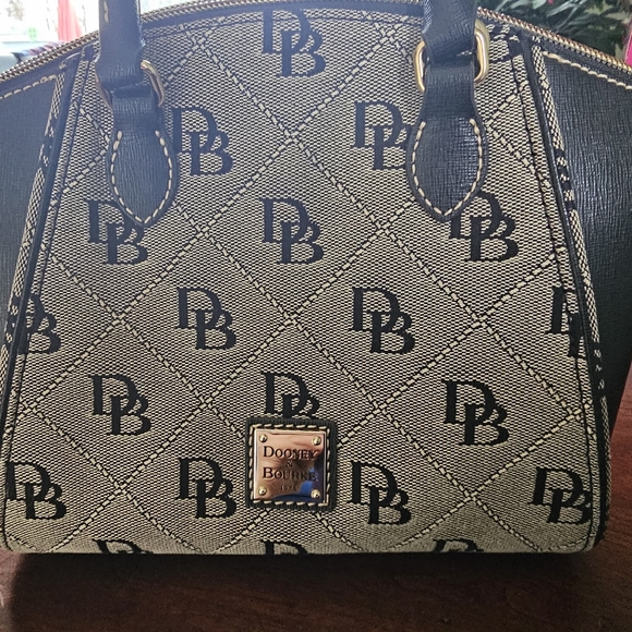 NWT Dooney and Bourke Crossbody - Picture 1 of 9